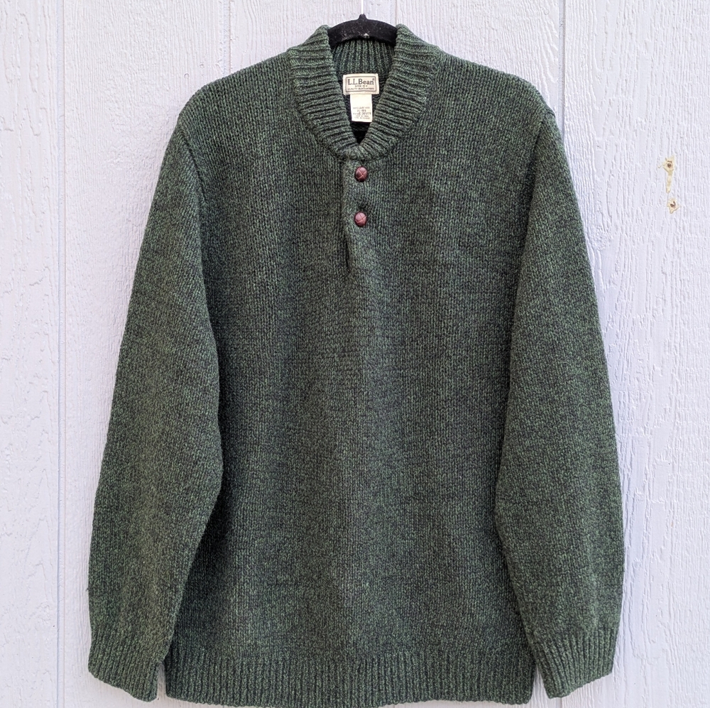L.L. Bean Men's Crewneck Sweater in Heathered Green